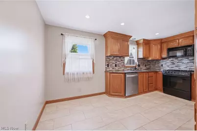 245 Manor Avenue, Struthers, OH 44471 - Photo 11