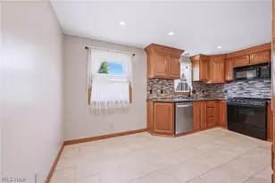 245 Manor Ave, Struthers, OH 44471 - Photo 11