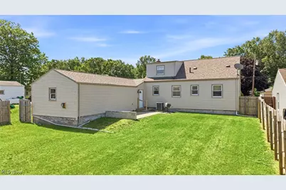245 Manor Avenue, Struthers, OH 44471 - Photo 3