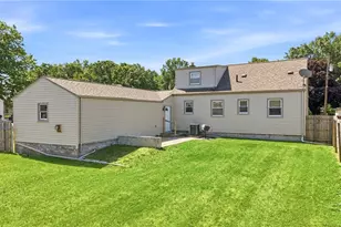 245 Manor Ave, Struthers, OH 44471 - Photo 3