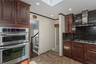 33320 Outley Park Dr, Solon, OH 44139 - Photo 15
