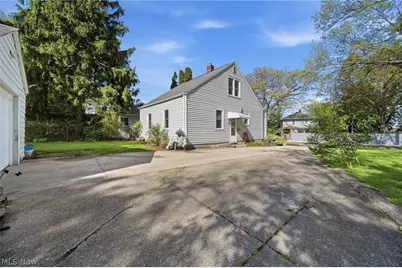 2031 Verde Avenue, Akron, OH 44314 - Photo 33