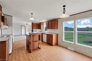 12186 State Route 155 SE, Corning, OH 43730 - Photo 9