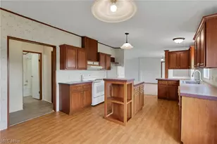 12186 State Route 155 SE, Corning, OH 43730 - Photo 7