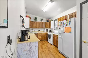 915 Clark St, Cambridge, OH 43725 - Photo 9