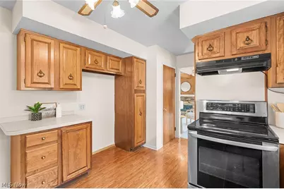 584 N Hawkins Avenue, Akron, OH 44313 - Photo 11
