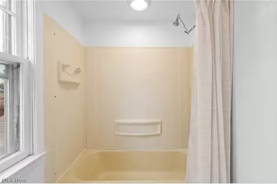 584 N Hawkins Avenue, Akron, OH 44313 - Photo 35