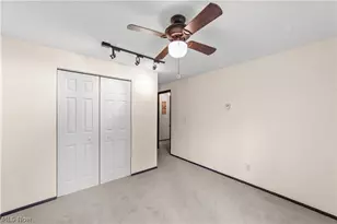 176 Pinewood Dr, Elyria, OH 44035 - Photo 27