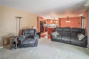 1653 Greenway Rd SE, North Canton, OH 44709 - Photo 9