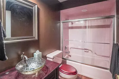 1653 Greenway Road SE #202, North Canton, OH 44709 - Photo 25