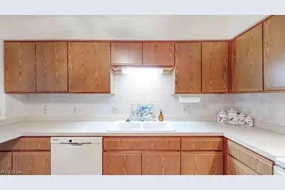 249 W Heatherwood Drive, Barberton, OH 44203 - Photo 15