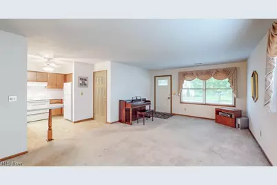 249 W Heatherwood Drive, Barberton, OH 44203 - Photo 9