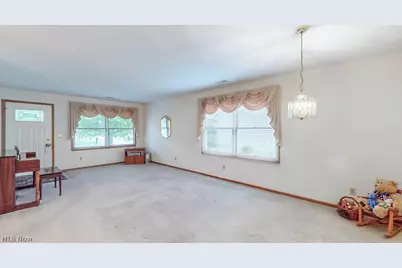 249 W Heatherwood Drive, Barberton, OH 44203 - Photo 7