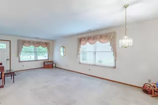 249 W Heatherwood Dr, Barberton, OH 44203 - Photo 7