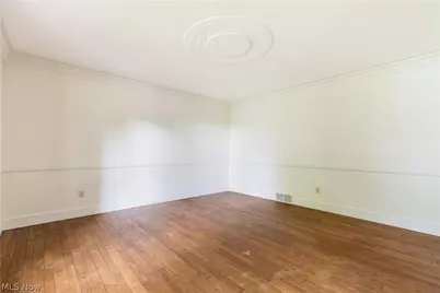 5787 Eastview Street, Louisville, OH 44641 - Photo 11