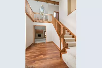963 Mansion Circle, Barberton, OH 44203 - Photo 9