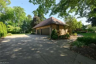 963 Mansion Cir, Barberton, OH 44203 - Photo 3