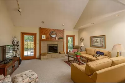 963 Mansion Circle, Barberton, OH 44203 - Photo 17