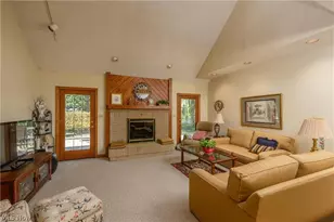963 Mansion Cir, Barberton, OH 44203 - Photo 17
