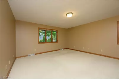 963 Mansion Circle, Barberton, OH 44203 - Photo 23