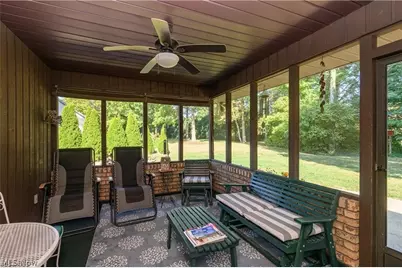 963 Mansion Circle, Barberton, OH 44203 - Photo 15