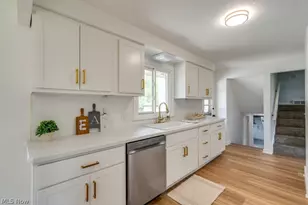 3877 Grove St NE, Canton, OH 44721 - Photo 7