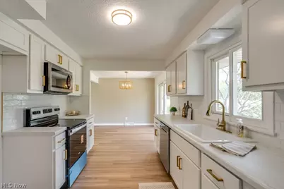3877 Grove Street NE, Canton, OH 44721 - Photo 9