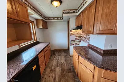 429 Comstock Street NW, Warren, OH 44483 - Photo 5