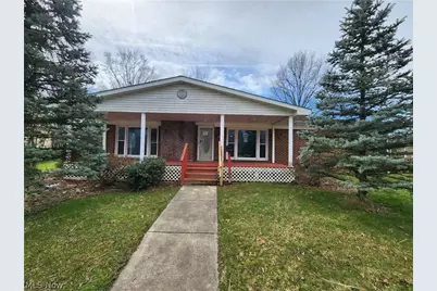 429 Comstock Street NW, Warren, OH 44483 - Photo 1
