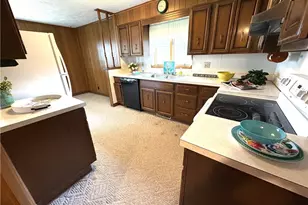 446 Sinclair Ave, Yorkville, OH 43971 - Photo 11