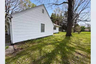 1064 Munroe Falls Kent Road, Kent, OH 44240 - Photo 19