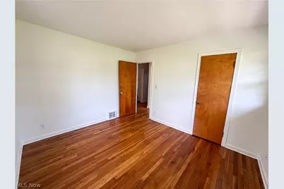 1064 Munroe Falls Kent Road, Kent, OH 44240 - Photo 11