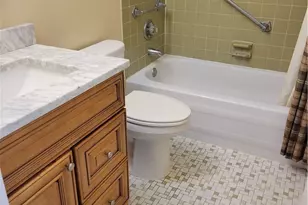 1305 S Lake Wilmer Dr, Sandusky, OH 44870 - Photo 13