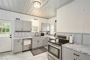 3091 N Bender Ave, Akron, OH 44319 - Photo 7