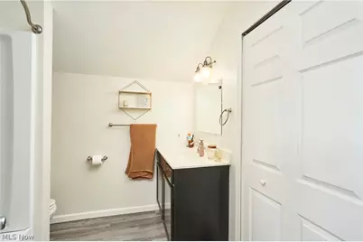 3091 N Bender Avenue, Akron, OH 44319 - Photo 15