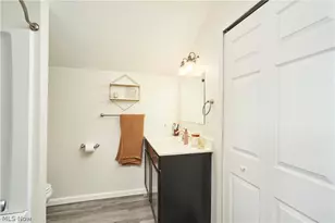 3091 N Bender Ave, Akron, OH 44319 - Photo 15
