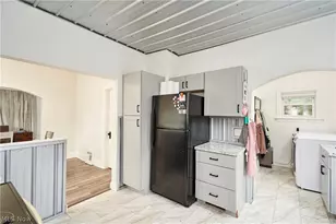 3091 N Bender Ave, Akron, OH 44319 - Photo 9