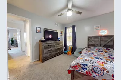 8801 Clark Avenue, Loveland, OH 44102 - Photo 29