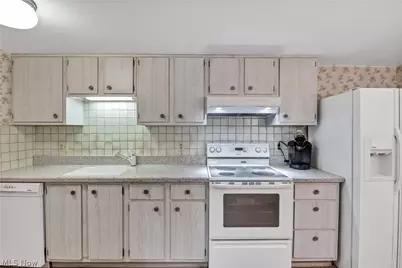 4849 Grace Road #122, North Olmsted, OH 44070 - Photo 3