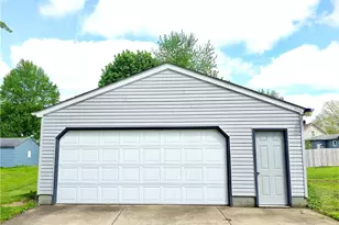 664 Tenney Ave, Campbell, OH 44405 - Photo 5