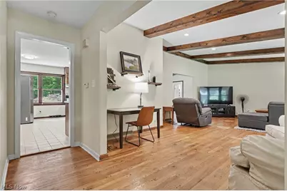 379 Nob Hill Drive, Akron, OH 44303 - Photo 5