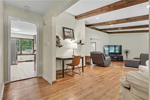 379 Nob Hill Dr, Akron, OH 44303 - Photo 5