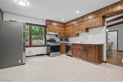 379 Nob Hill Drive, Akron, OH 44303 - Photo 11