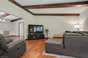 379 Nob Hill Dr, Akron, OH 44303 - Photo 9