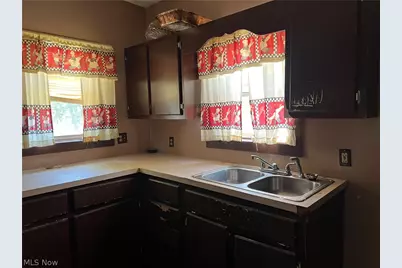 521 Elbon Avenue, Akron, OH 44306 - Photo 9