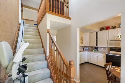 1702 Southpointe Circle NE, Canton, OH 44714 - Photo 5