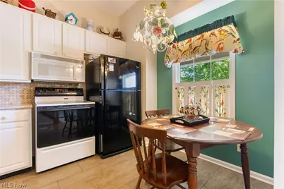 1702 Southpointe Circle NE, Canton, OH 44714 - Photo 3