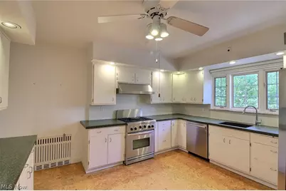 19001 Shelburne Road, Huber Heights, OH 44118 - Photo 9