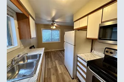 469 Kathleen Street, Akron, OH 44303 - Photo 11