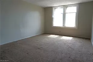 1635 Triplett Blvd, Akron, OH 44306 - Photo 9
